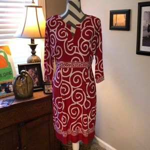 Ladies Lined dress by : Sandra Darren size 8 nice!